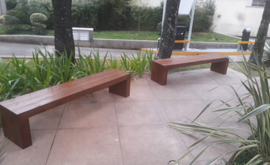 Banco de Madeira