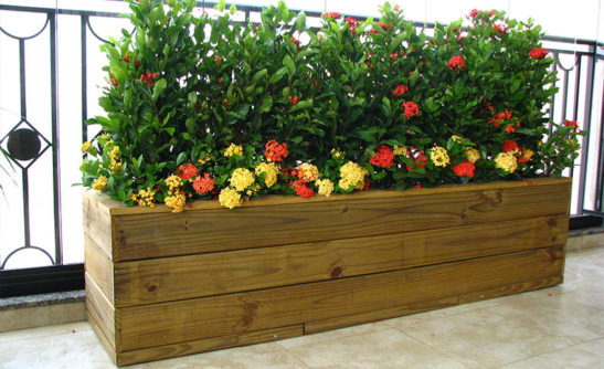 Floreira de Madeira
